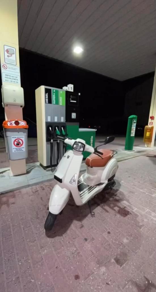 80cc Neco Lola B klasse, Fietsen en Brommers, Scooters | Overige merken, Zo goed als nieuw, Klasse B (45 km/u), Benzine, Ophalen