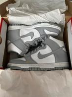 Nike dunk high gris, Vêtements | Hommes, Chaussures, Neuf, Nike, Enlèvement, Blanc