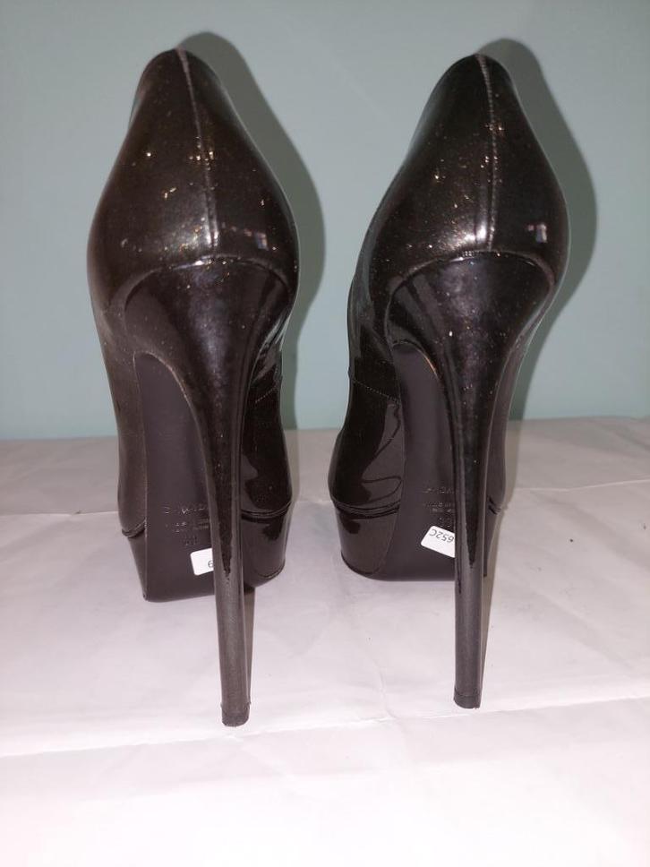 652C* Casadei - sexy pumps van lakleer hakken 15 cm (39), Kleding | Dames, Schoenen, Zo goed als nieuw, Pumps, Overige kleuren