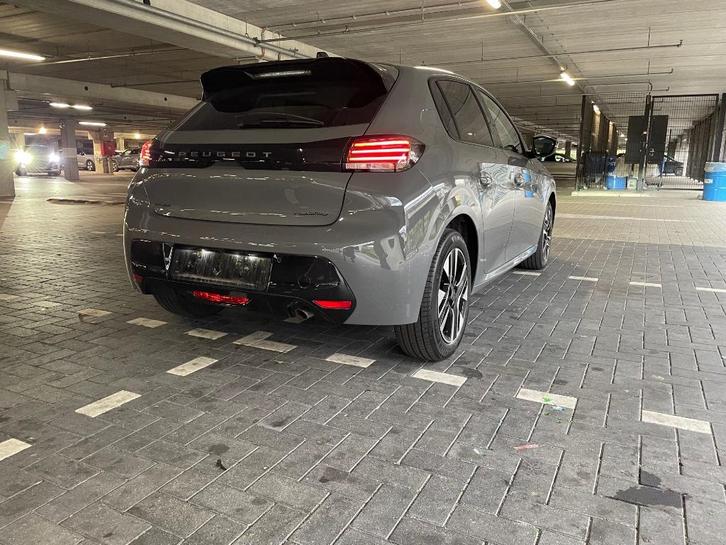 Peugeot 208 essence hybride gris nardo, Auto's, Peugeot, Particulier, 360° camera, Benzine, 5 deurs, Automaat, Zilver of Grijs