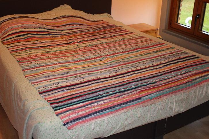 Couvre lit tissé multicolore, Maison & Meubles, Chambre à coucher | Linge de lit, Comme neuf, Autres types, Une personne, Autres couleurs
