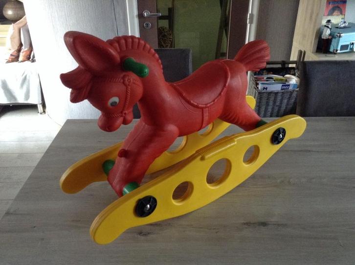 Plastic vintage schommelpaard (58x77 cm), Kinderen en Baby's, Speelgoed | Hobbelfiguren, Gebruikt, Verzenden