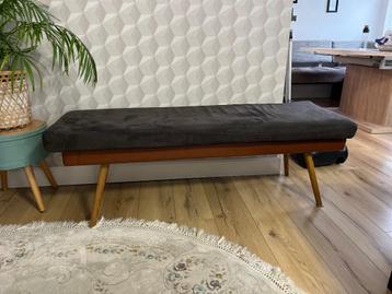 Banquette assise  beschikbaar voor biedingen