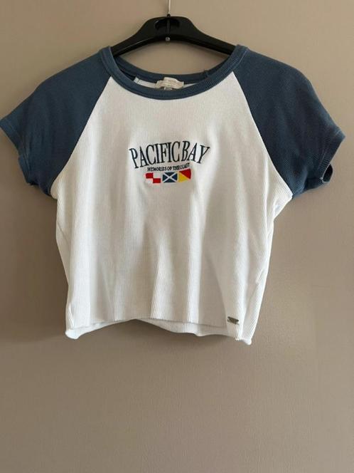 pull & bear crop top, Kleding | Dames, Topjes, Zo goed als nieuw, Maat 38/40 (M), Blauw, Korte mouw, Ophalen of Verzenden