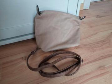 Kleine handtas  beschikbaar voor biedingen