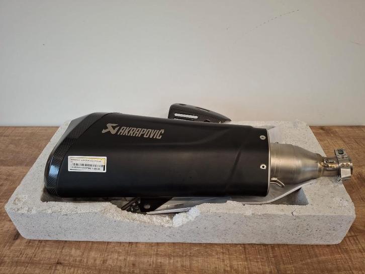 STOCKDEALS! AKRAPOVIC Slip-On Vespa GTS 300i HPE E5 2021->, Motoren, Onderdelen | Overige, Nieuw, Ophalen