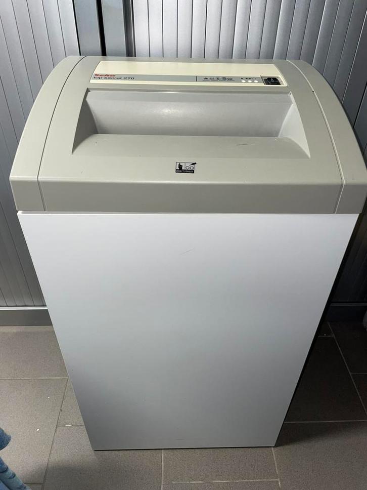 Papierversnipperaar ZEER KRACHTIG. 90cm hoog. Met onderkast., Maison & Meubles, Accessoires pour la Maison | Poubelles, Utilisé