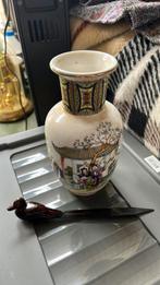 Chinees vaasje met haarmes, Antiquités & Art, Antiquités | Vases, Enlèvement ou Envoi