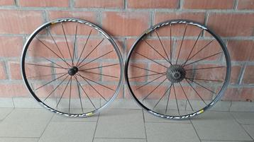 Mavic Aksium racewielen (velgrem) in goede staat beschikbaar voor biedingen
