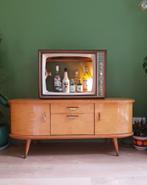 Tot kast omgebouwde vintage TV uit 1964, Ophalen