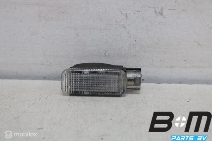 Voetenruimteverlichting Audi A3 8P 4B0947415A, Autos : Pièces & Accessoires, Habitacle & Garnissage, Utilisé