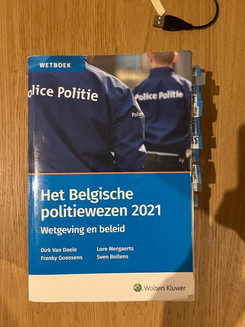 Dirk Van Daele - Het Belgische politiewezen 2021, Boeken, Wetenschap, Zo goed als nieuw, Ophalen of Verzenden