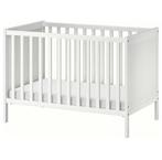 Babybed sundvik wit met matras en bekleding, Kinderen en Baby's, Babywiegjes en Ledikanten, Ophalen