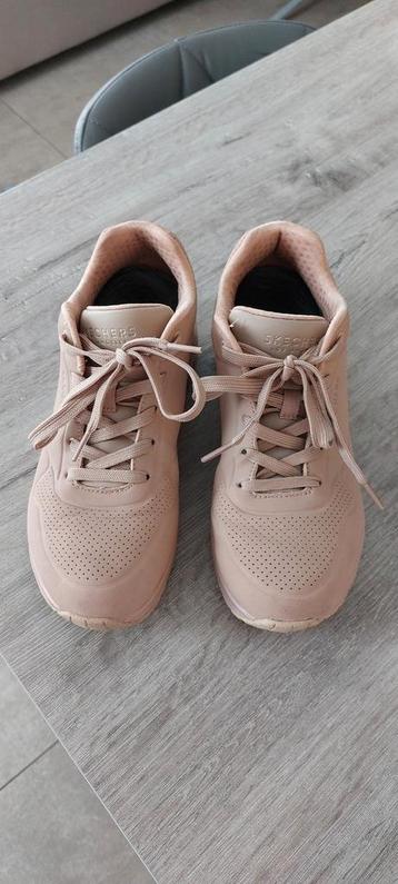 Skechers mt 38 beschikbaar voor biedingen