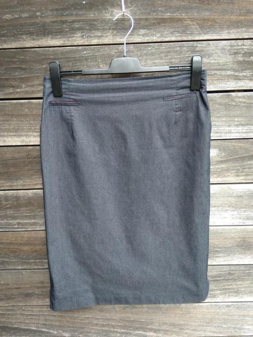 Mooie donkerblauwe Rechte Rok in Maat 44, Kleding | Dames, Rokken, Zo goed als nieuw, Maat 42/44 (L), Blauw, Ophalen of Verzenden