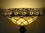 Stijlvolle Tiffany vloerlamp met metalen sierrand (omhoog sc, Ophalen