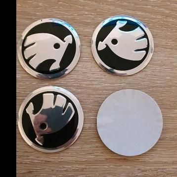 Skoda stickers voor de wieldoppen dia 56 mm beschikbaar voor biedingen