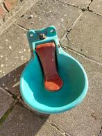 Suevia drinkbak, Mise à l'étable, 4 chevaux ou poneys ou plus