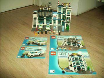 lego politiekantoor 7498 beschikbaar voor biedingen