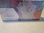 prismatic evolution super premium collection, Hobby en Vrije tijd, Verzamelkaartspellen | Pokémon, Ophalen, Nieuw, Overige typen