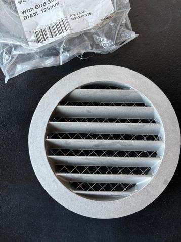 2x Aluminium ventilatierooster DEC 125mm met gaas beschikbaar voor biedingen