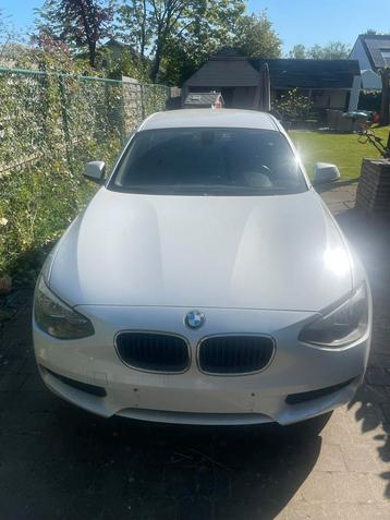 Bmw 114i handgeschakeld zetelverwarming, Auto's, BMW, 75 kW, Handgeschakeld, Particulier, 1598 cc