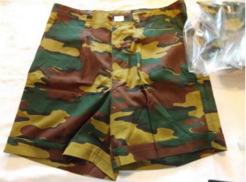 Short camouflé - Medium, Collections, Objets militaires | Général, Armée de terre, Enlèvement ou Envoi