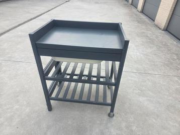 Babybad + verzorgtafel beschikbaar voor biedingen