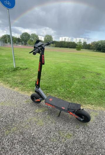 Nieuwe Kukirin ENKEL VERZENDING Legaal beschikbaar voor biedingen