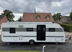 Adria Alpina 663 PT 4-seizoenscaravan - 2023 - Full option!, Caravans en Kamperen, Standaardzit, Tot en met 6, Stapelbed, 8 meter en meer