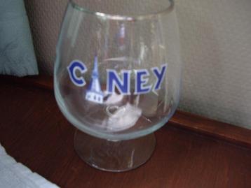 1 oud Ciney-glas. beschikbaar voor biedingen