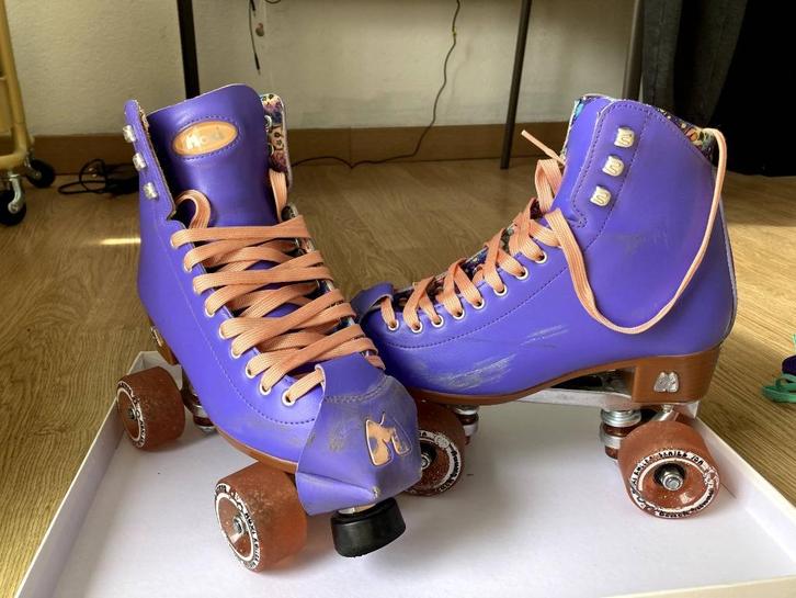 MOXI Beach Bunny Rolschaatsen (maat 7) met extra accessoires, Sport en Fitness, Skeelers, Overige typen, Overige merken, Ophalen