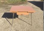 Table en Formica., Huis en Inrichting, Tafels | Bijzettafels, Ophalen, Gebruikt