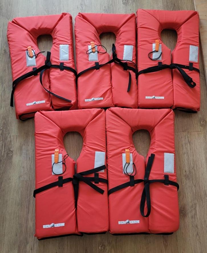 5 stuks Devocean 100 lifejacket S/M en L/XL, Watersport en Boten, Watersportkleding, Zo goed als nieuw, Reddingsvest of Zwemvest
