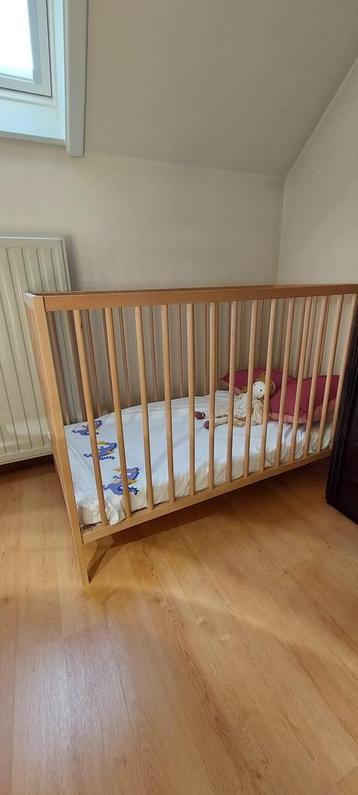 Supermooi Babybed IKEA Sniglar hout met matras beschikbaar voor biedingen