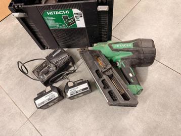 Hitachi Coilnagelmachine 18V met 2 accu’s en lader beschikbaar voor biedingen