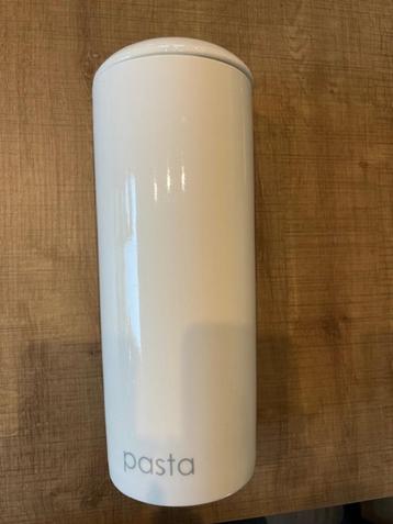 Stenen witte pasta bewaarpot beschikbaar voor biedingen