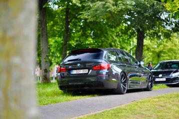 BMW f11 525d  (3.0), Autos, Cuir, Carnet d'entretien, 5 portes, 6 cylindres