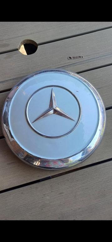 Wieldeksel Mercedes Benz ,  diameter 25 cm . beschikbaar voor biedingen