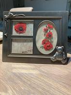 cadre photo avec décorations coquelicots et ours en peluche, Enlèvement ou Envoi, Comme neuf
