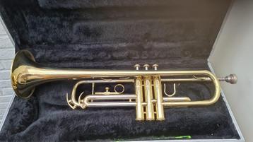 Trompet Amati Kraslice, model TR 213, met koffer en staander