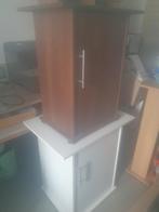 Te koop 2 meubeltjes voor aquarium in goede staat !!, Ophalen, Zo goed als nieuw