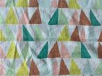 Tricot met print van kleurige driehoeken - min 54 x 51 cm, Overige materialen, Ophalen of Verzenden, Zo goed als nieuw, 30 tot 120 cm