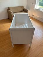 Baby peuter bed, Kinderen en Baby's, Ophalen, Zo goed als nieuw, Matras