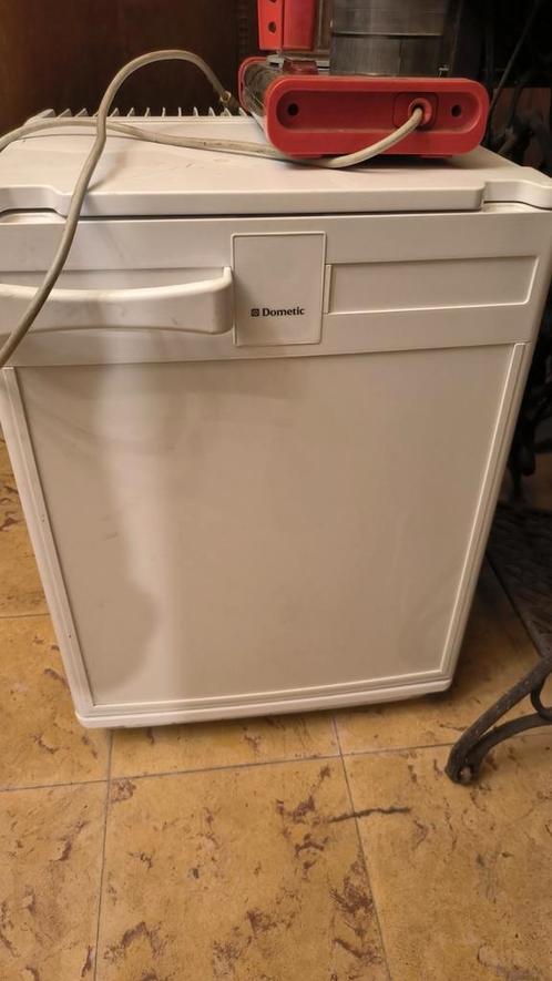 Dometic stille mini koelkast (hotel koelkast), Elektronische apparatuur, Koelkasten en IJskasten, Zo goed als nieuw, Ophalen