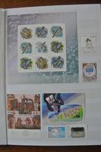 timbres Russie,Poccnr, dans un album (n79), Timbres & Monnaies, Timbres | Europe | Russie, Enlèvement ou Envoi, Non oblitéré