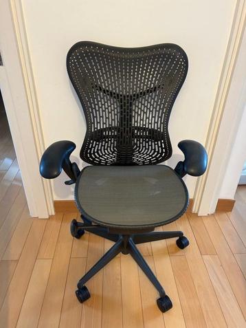 Ergonomische bureaustoel Herman Miller mirra  beschikbaar voor biedingen