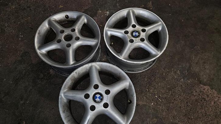 Borbet velgen BMW 15 inch 3 stuks 5 serie E34, Auto-onderdelen, Banden en Velgen, Velg(en), Gebruikt, Ophalen of Verzenden