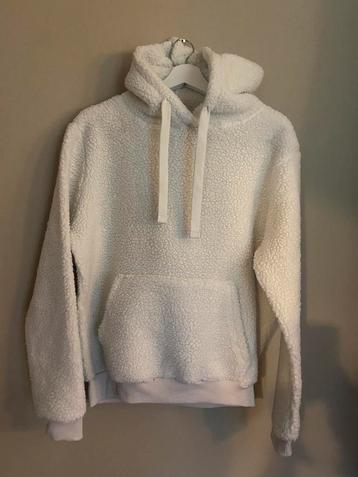 Pull à capuche en laine blanche - taille S pour homme disponible aux enchères