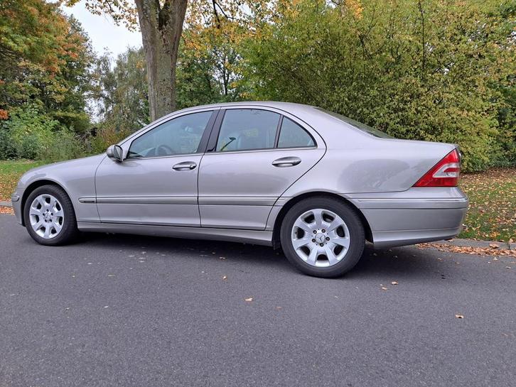 Mercedes-Benz C280 V6 2005– Slechts 108.000 km – Full option, Auto's, Mercedes-Benz, Particulier, C-Klasse, Airbags, Airconditioning